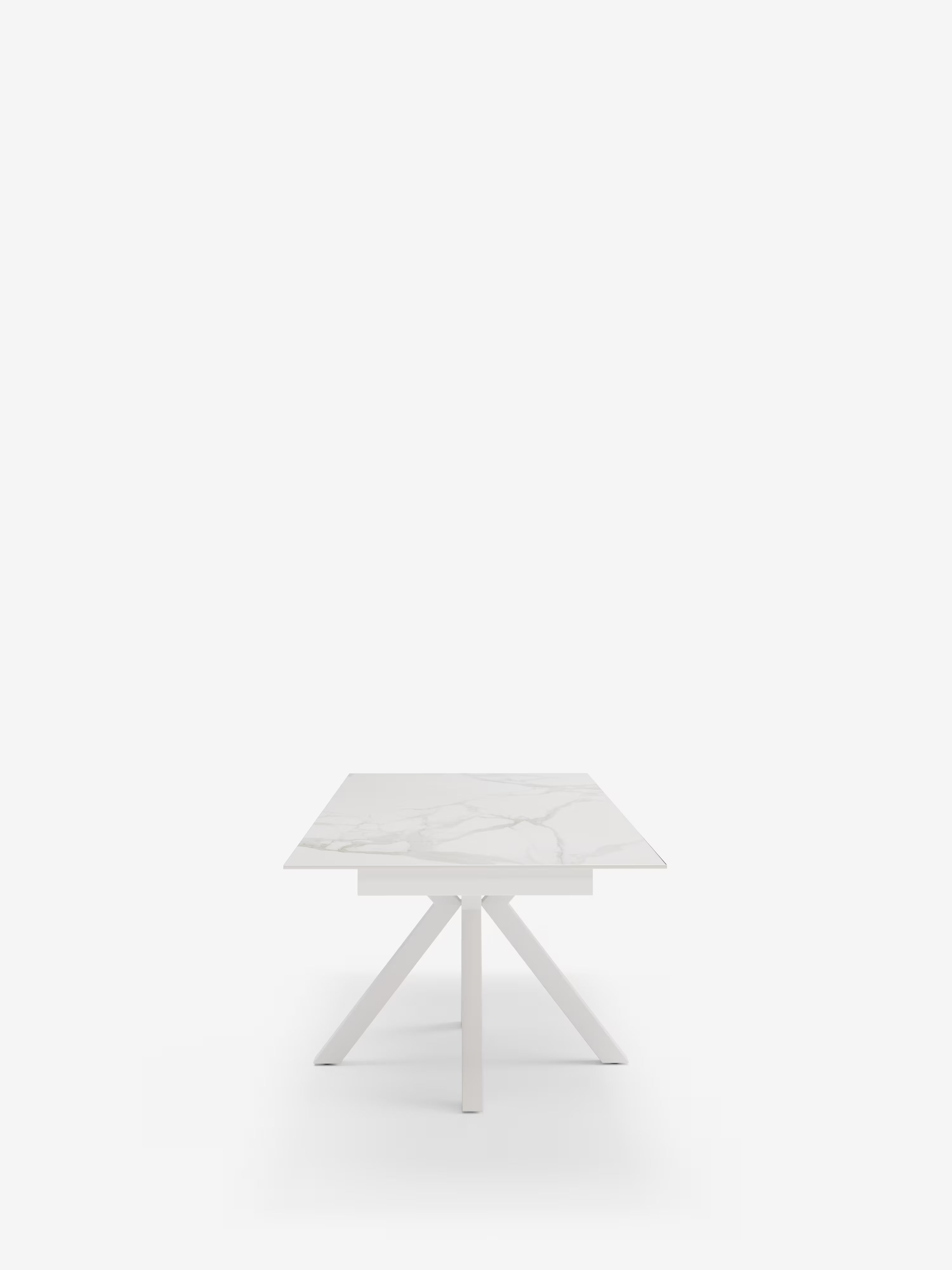 Sky Mesa extensible de piedra efecto mármol blanco – base de metal 160 (240) x 91 cm