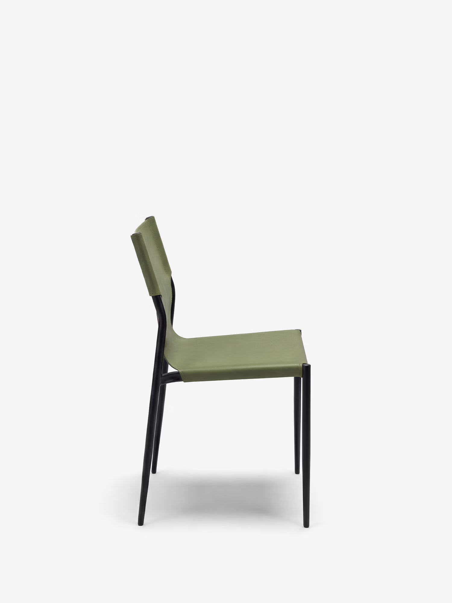 Sveva sedia di design in similcuoio con struttura in metallo nero