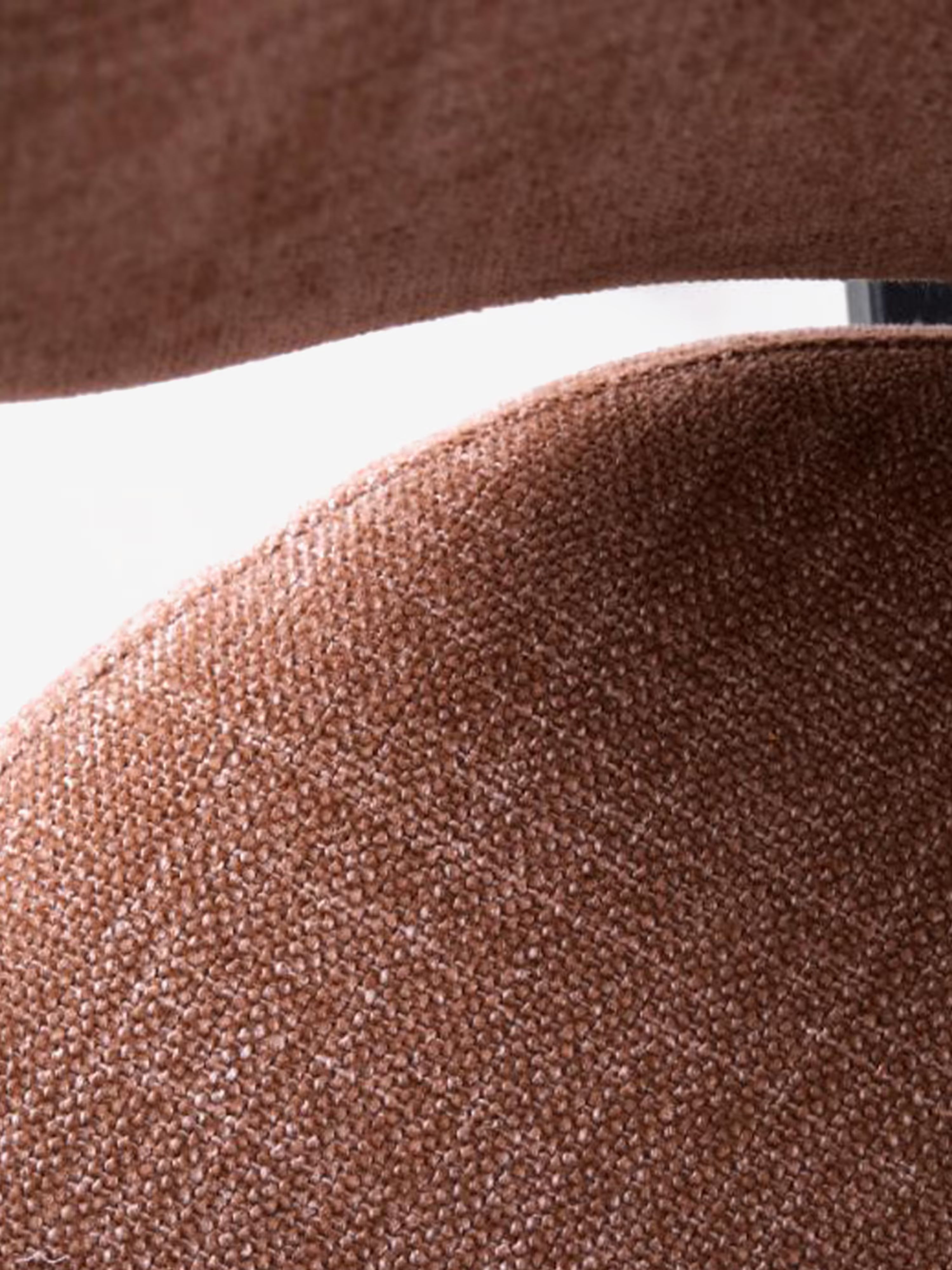 Swan Chaise rembourrée en tissu effet velours côtelé avec pieds noirs en métal