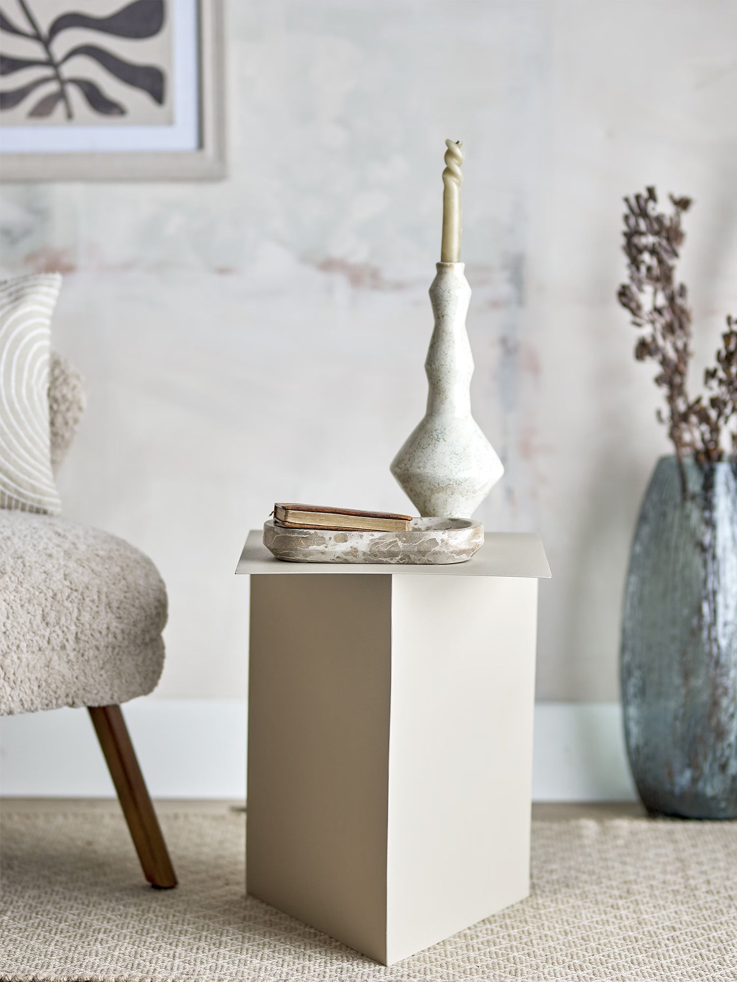 Tasha Tavolino d'appoggio in metallo beige con vano contenitore 35×35 cm