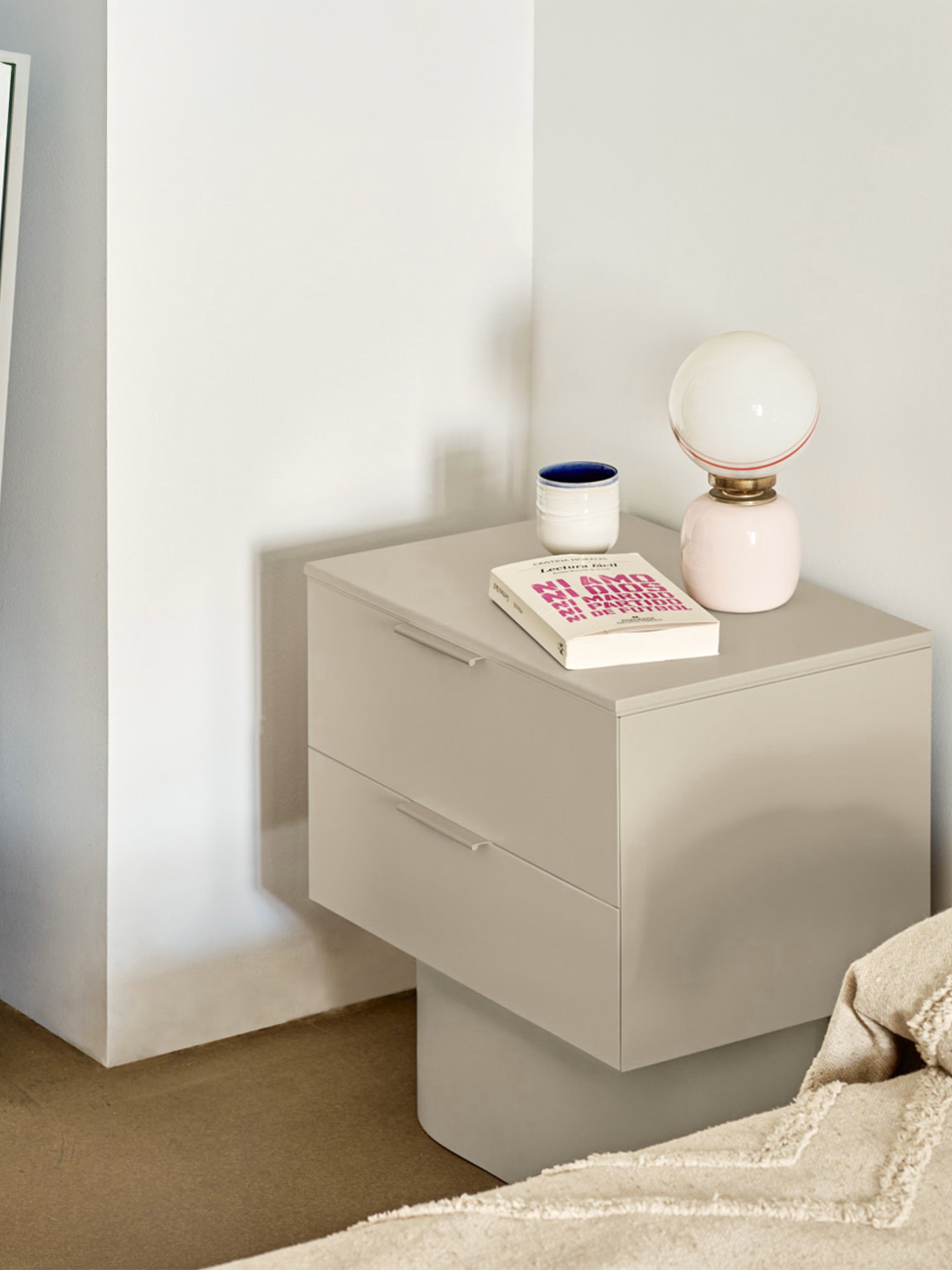 Totem comodino beige sabbia - design moderno 2 cassetti 50 x 55 cm