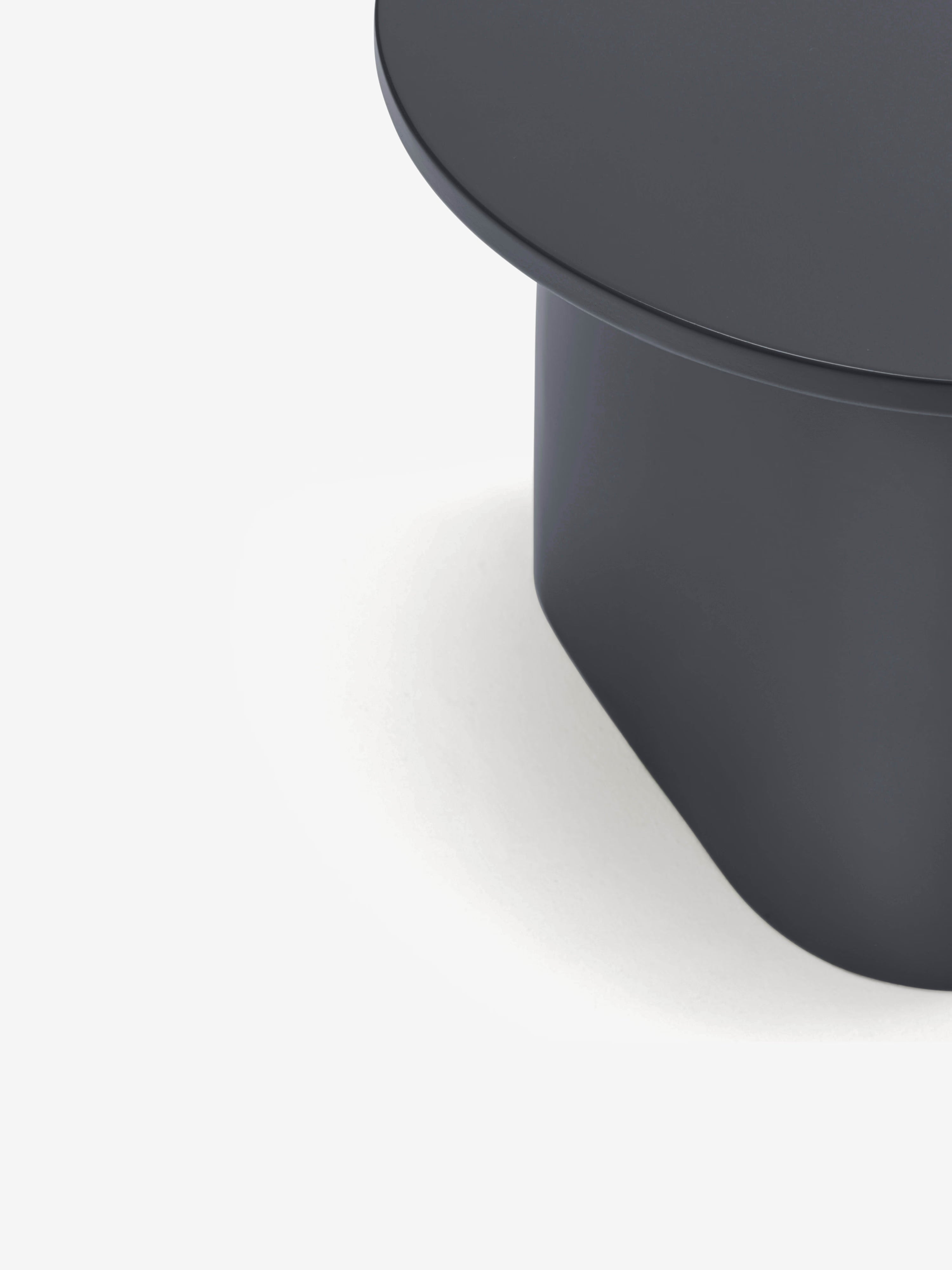 Totem round side table in anthracite gray MDF Ø36 cm