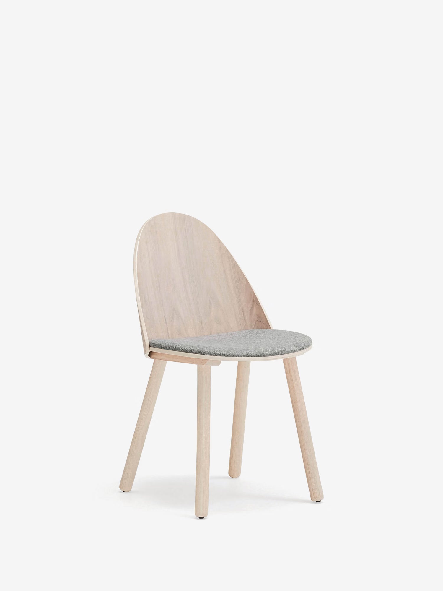 Uma Chaise en frêne et bois massif avec assise rembourrée en tissu