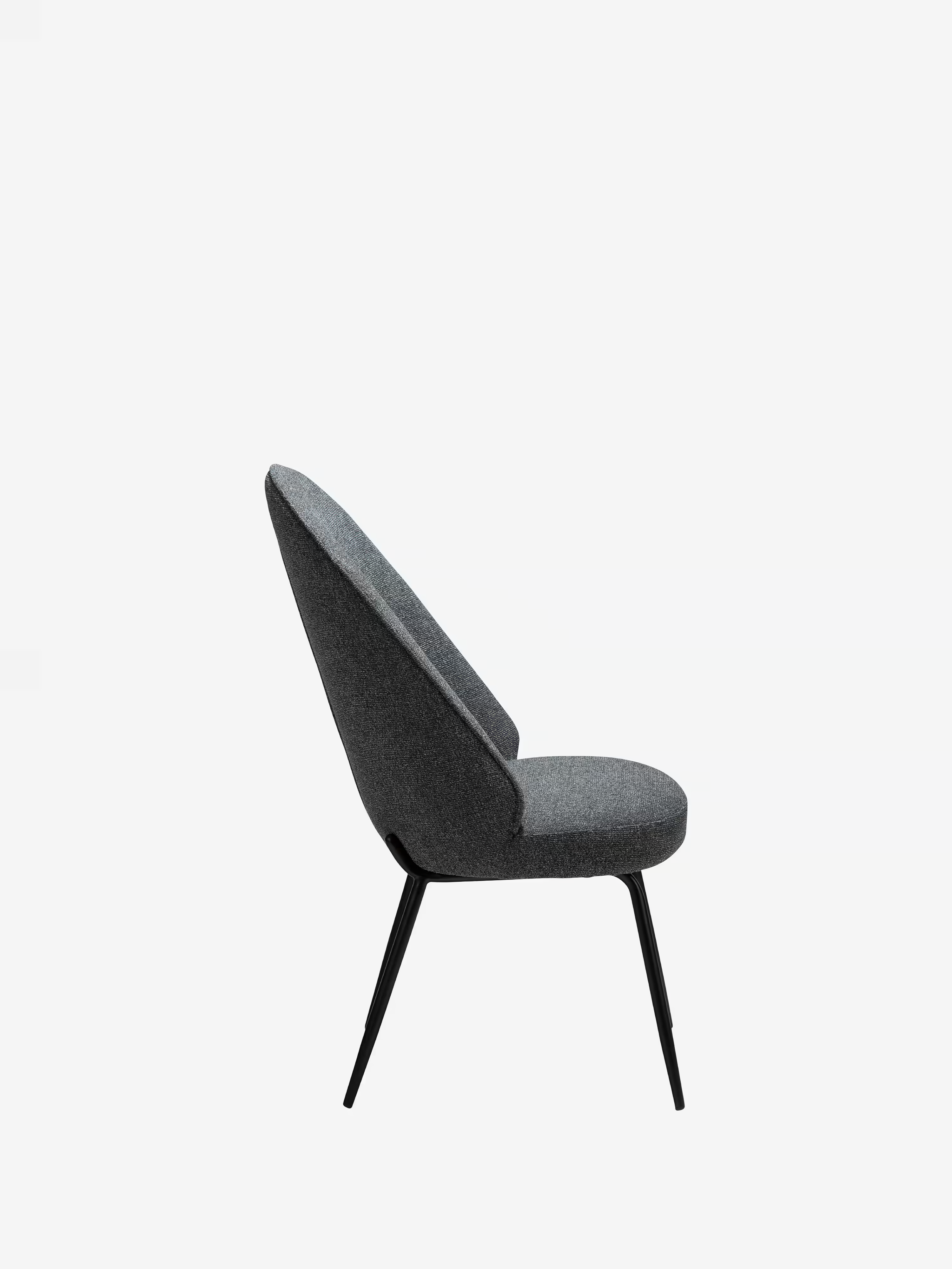 Utopia chaise avec dossier haut en bouclé et pieds en métal