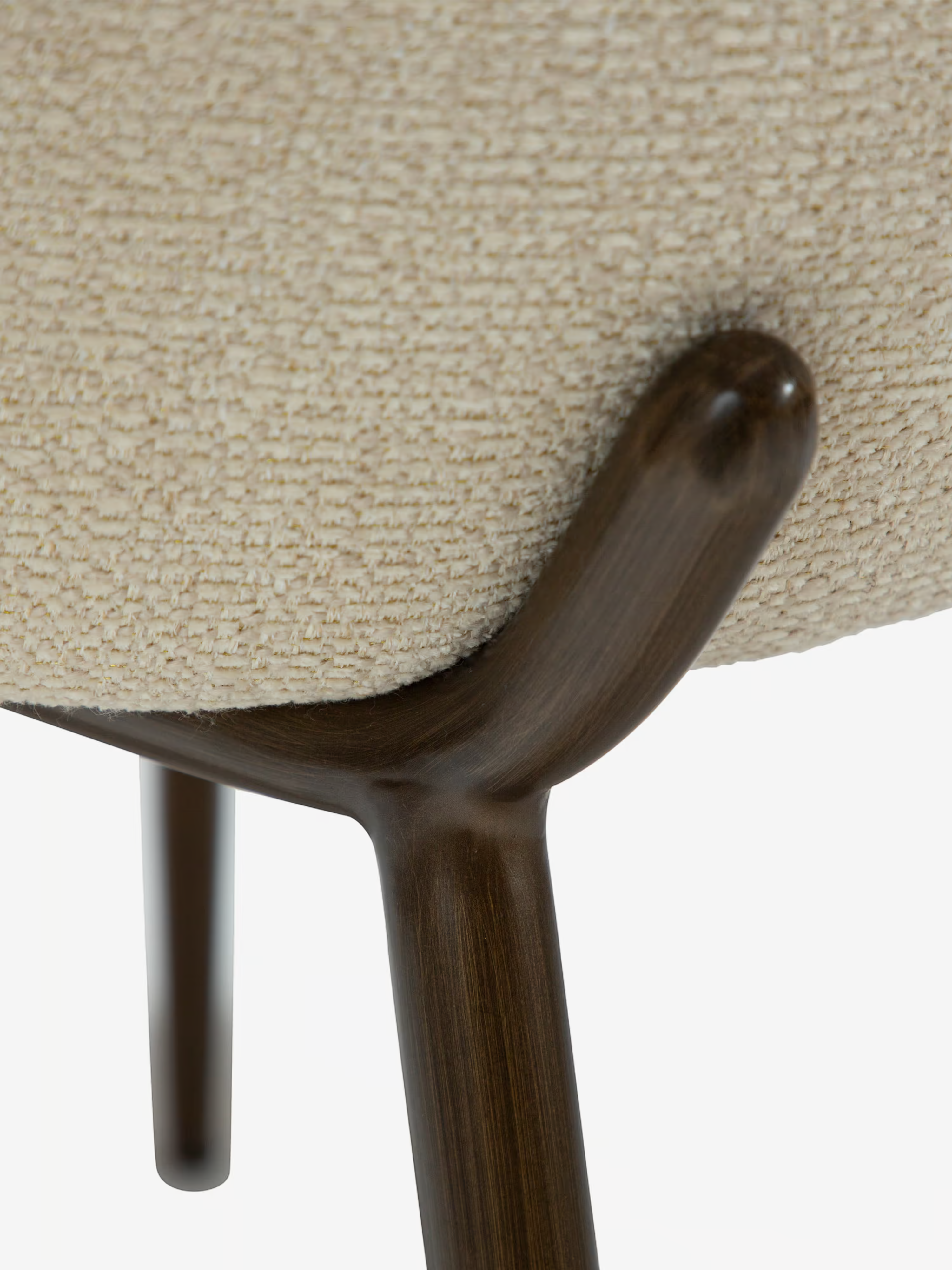 Utopia chaise avec dossier haut en bouclé et pieds en métal
