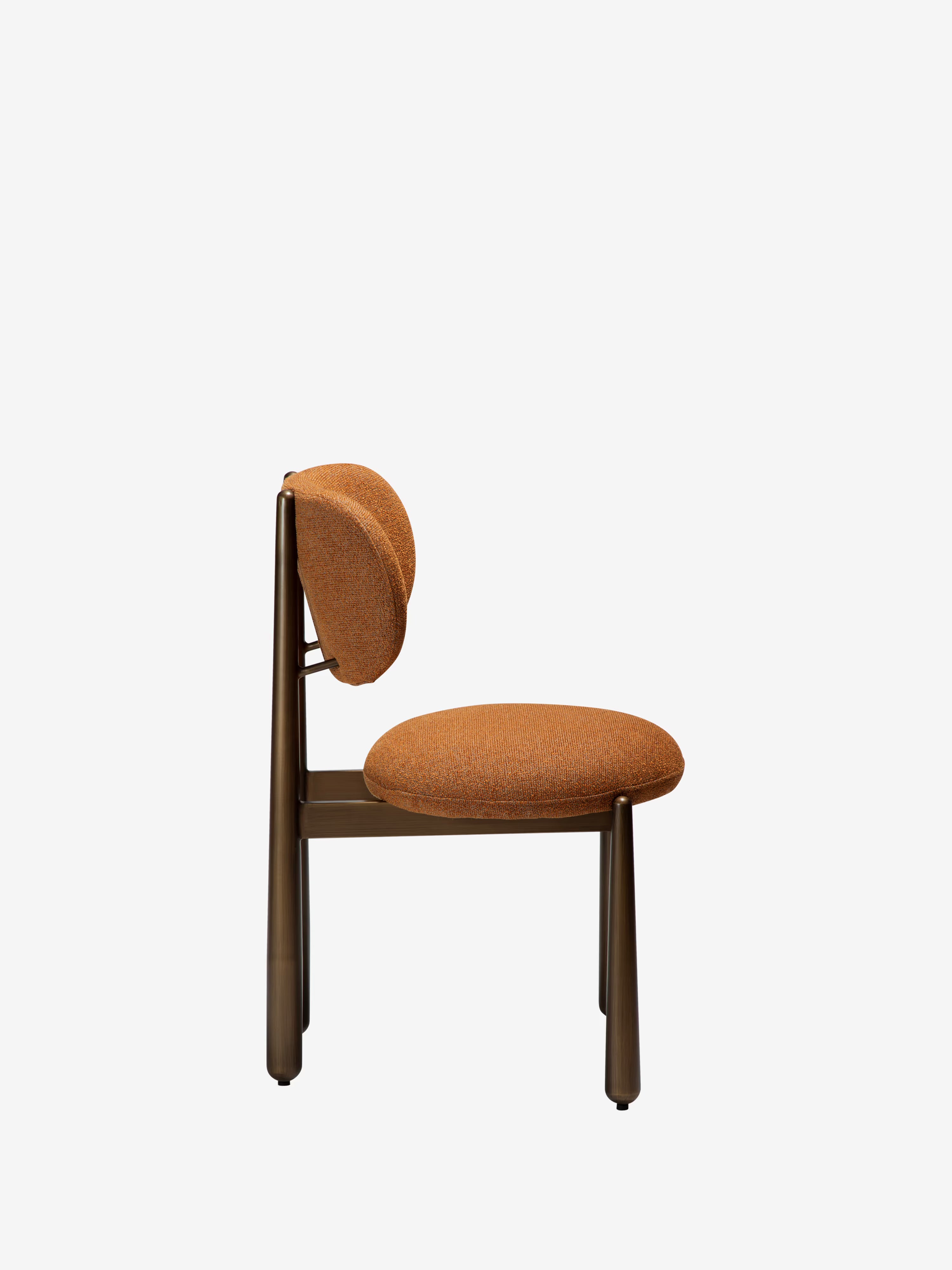 Woke chaise moderne en bouclé - pieds en métal au design scandinave