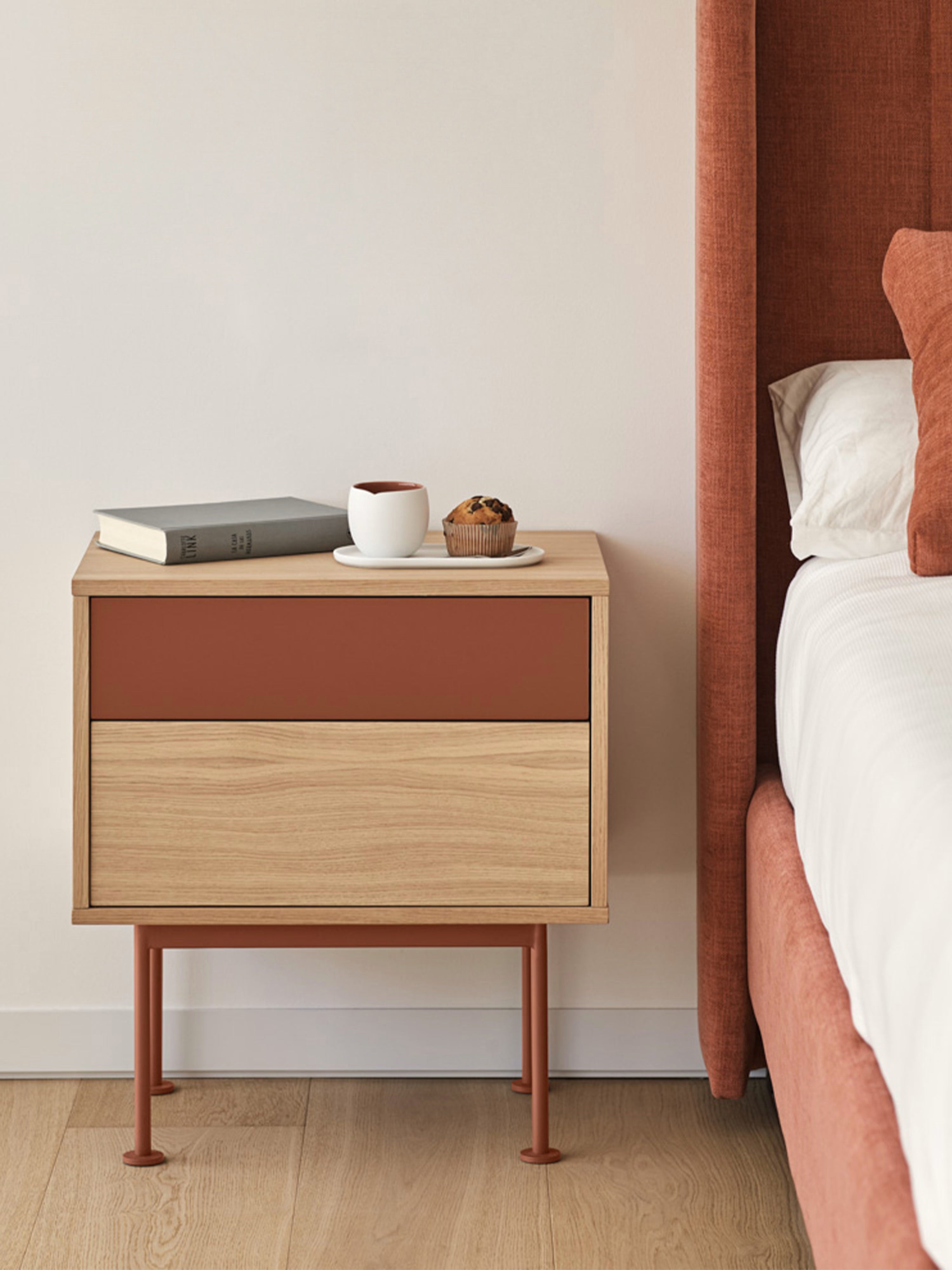 Yoko Bedside table in oak and lacquered MDF - 2 drawers and metal base