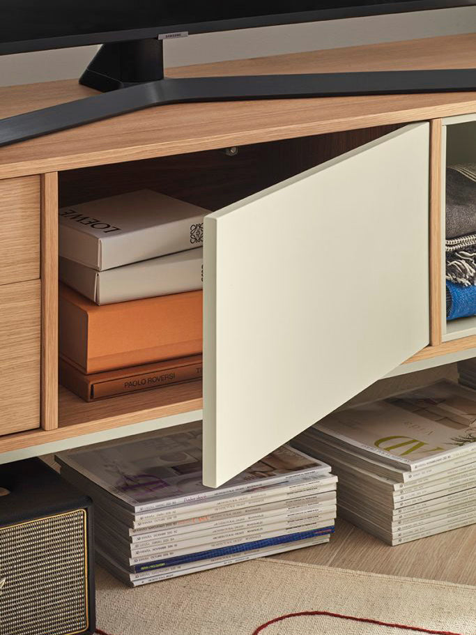 Yoko mueble TV en roble con puertas lacadas y base de metal 180 x 59 cm