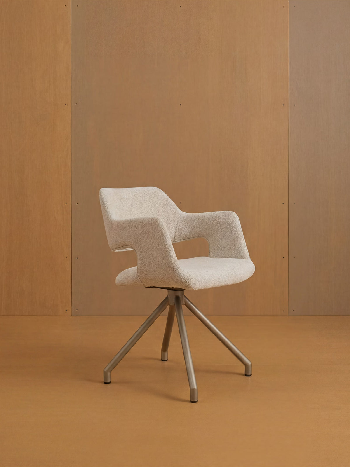 Zefira Sedia imbottita di design con braccioli - tessuto effetto cotone e base in metallo champagne