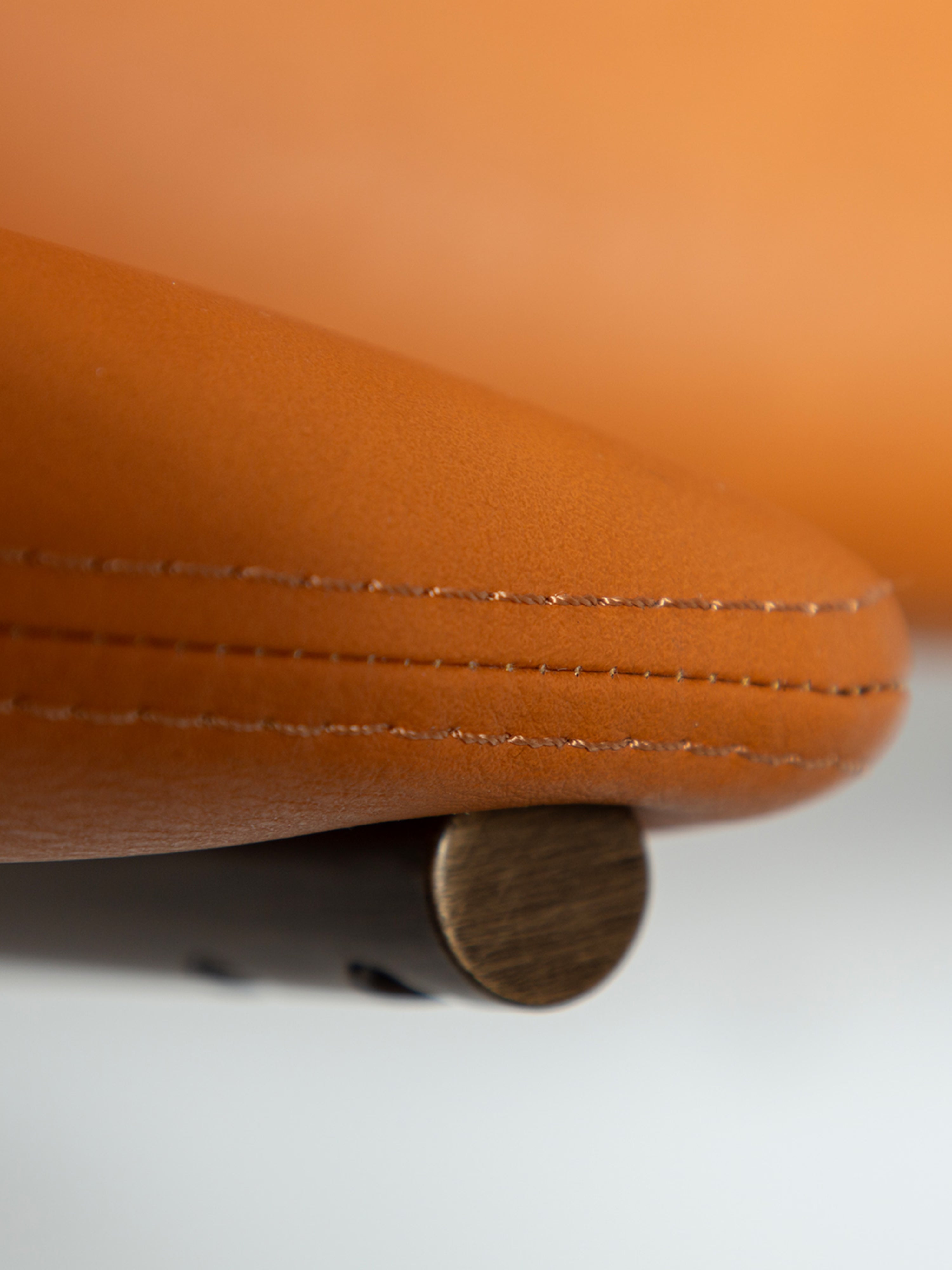 Zone sedia in pelle sintetica e struttura in metallo - Eleganza scandi e comfort contemporaneo