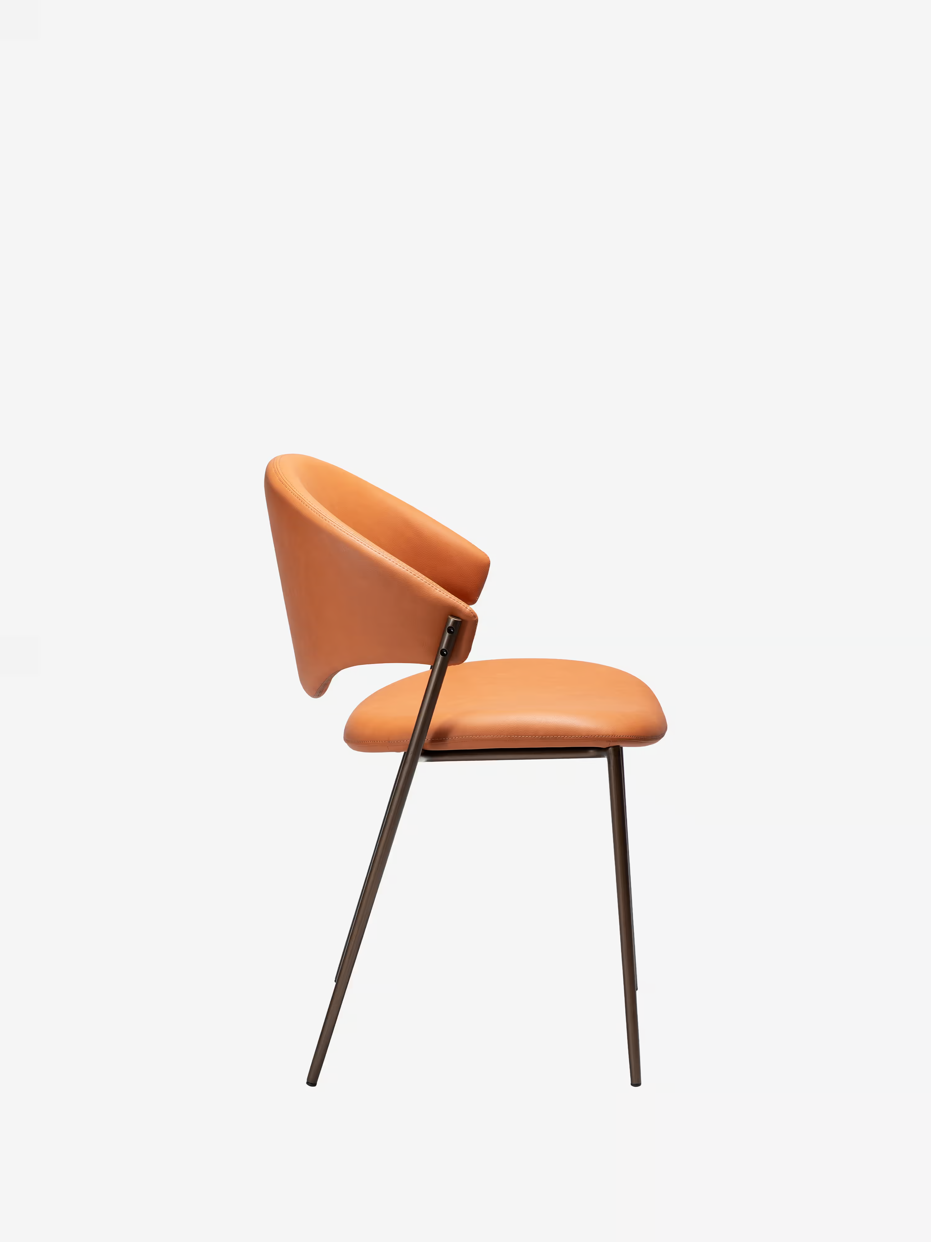 Zone sedia in pelle sintetica e struttura in metallo - Eleganza scandi e comfort contemporaneo