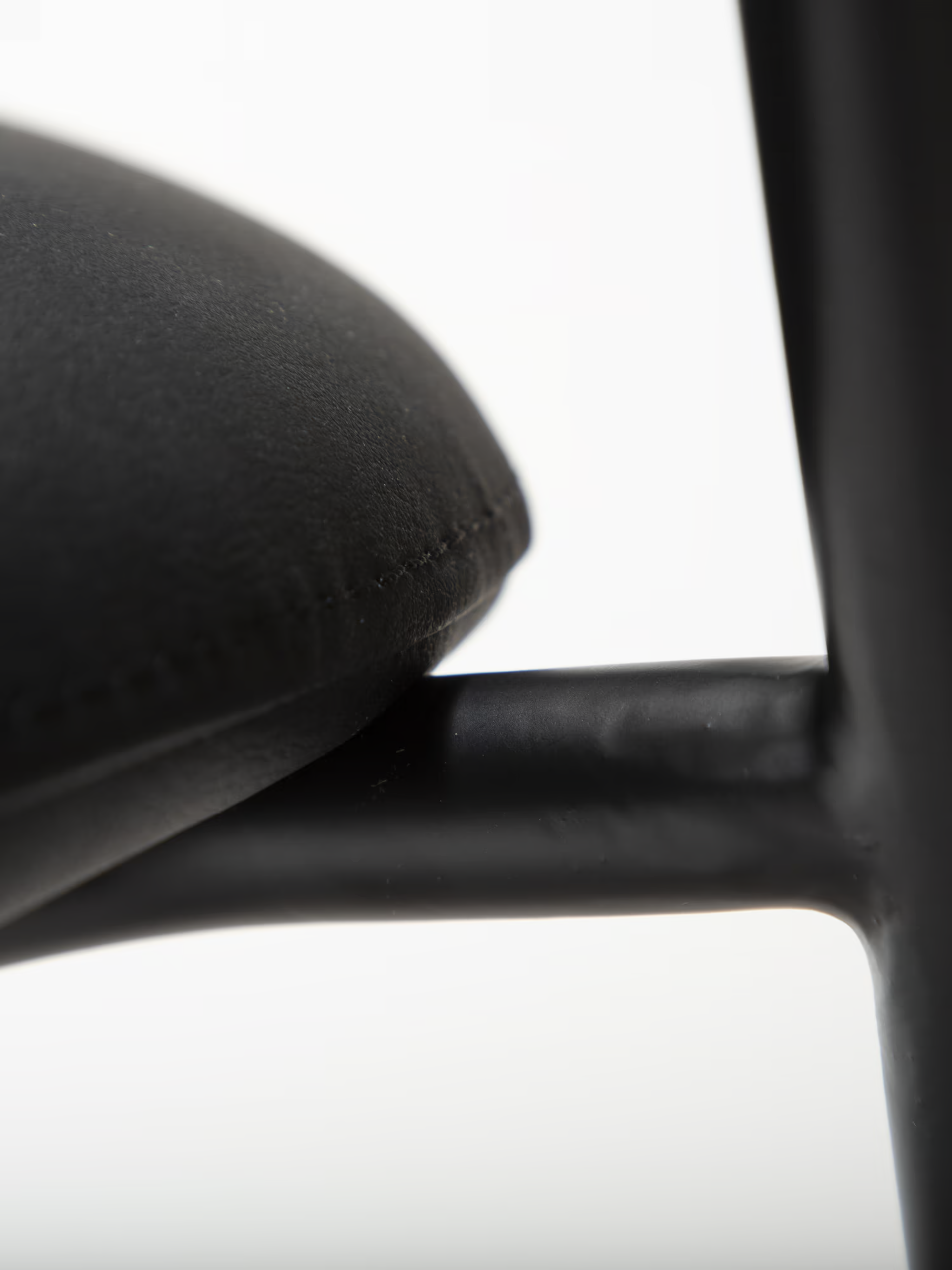 Zone sedia in pelle sintetica e struttura in metallo - Eleganza scandi e comfort contemporaneo