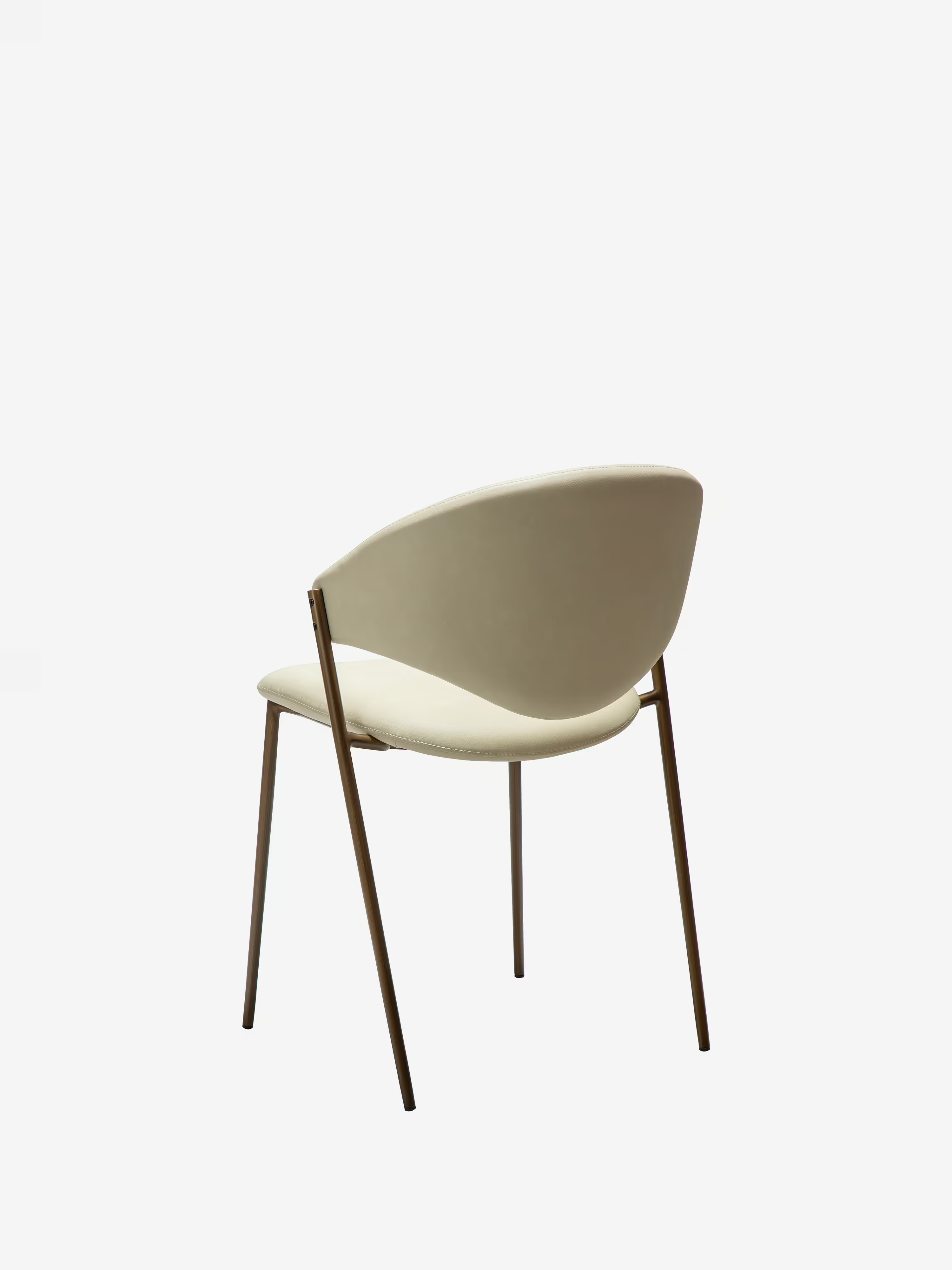 Zone sedia in pelle sintetica e struttura in metallo - Eleganza scandi e comfort contemporaneo