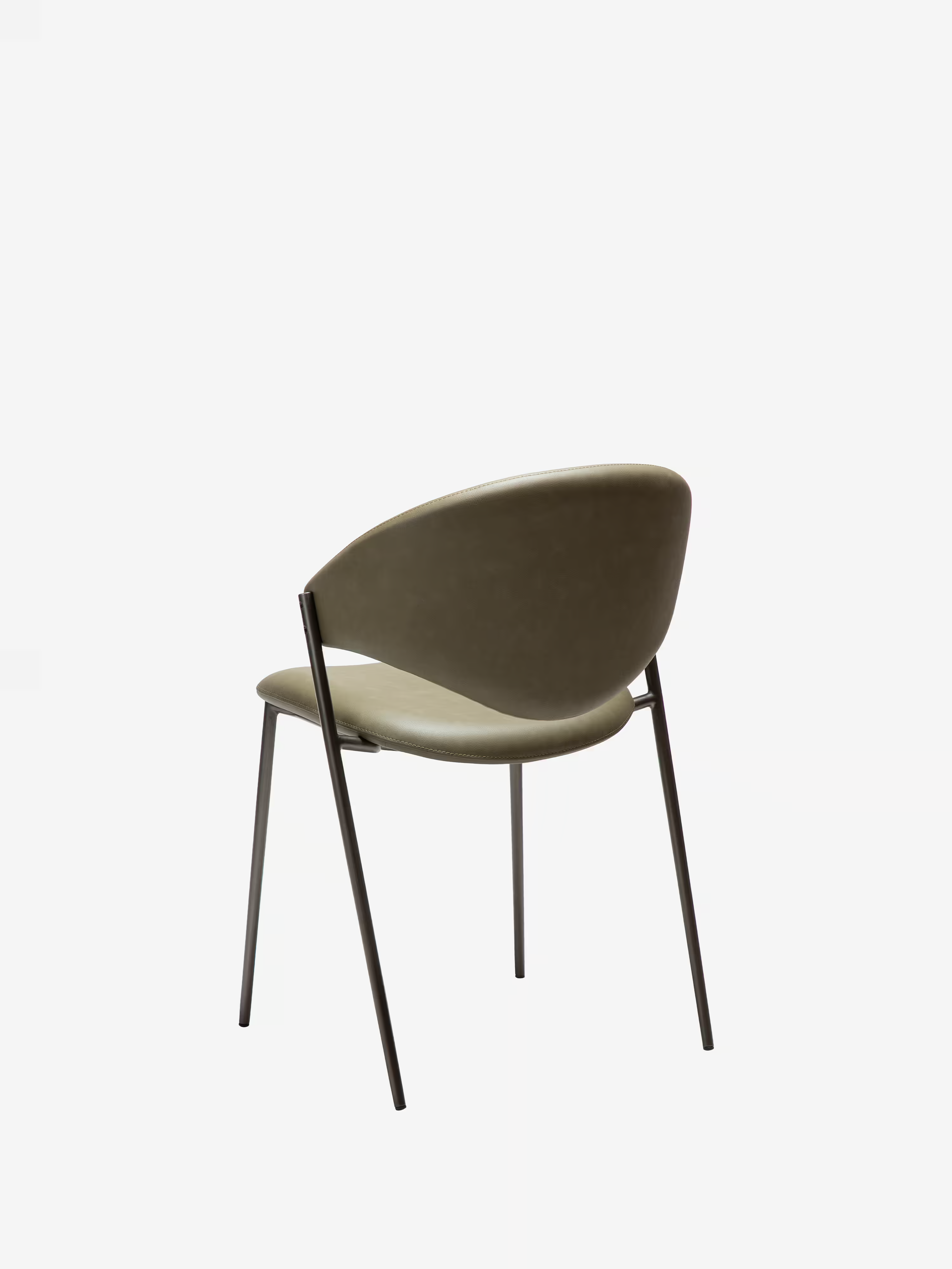 Zone sedia in pelle sintetica e struttura in metallo - Eleganza scandi e comfort contemporaneo
