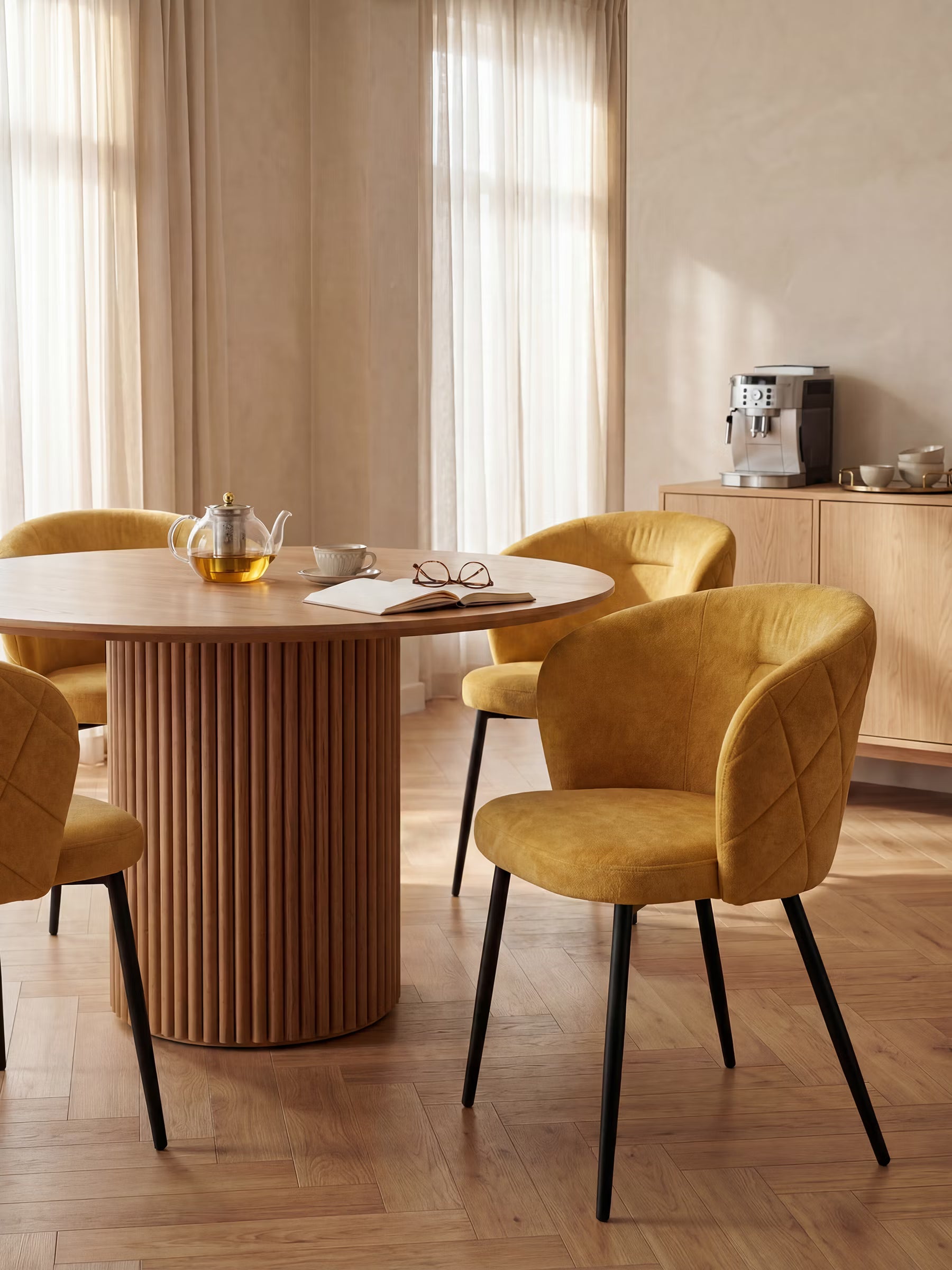 Chaise Rumble en tissu matelassé jaune avec structure en métal noir